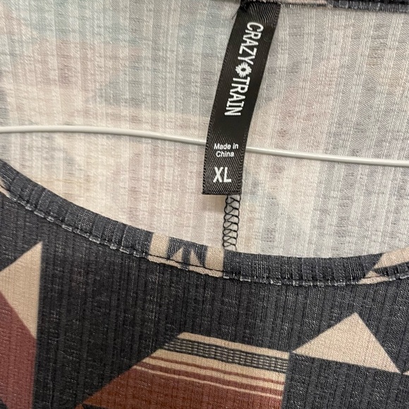 Geometric Patterned Women's Top - Picture 3 of 3